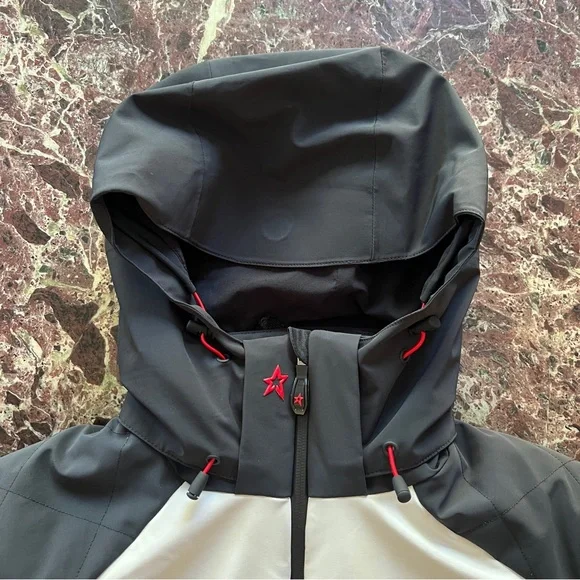 PERFECT MOMENT Chevron Hooded Quilted Ski Jacket in Black White